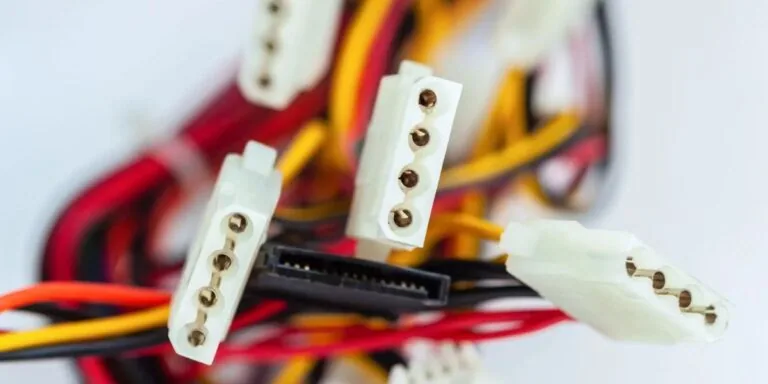 Meterkast met hoofdaansluitkast en groepenkast voor een thuisbatterij
